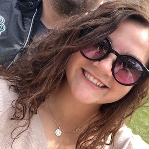 Meet your Posher, Abby